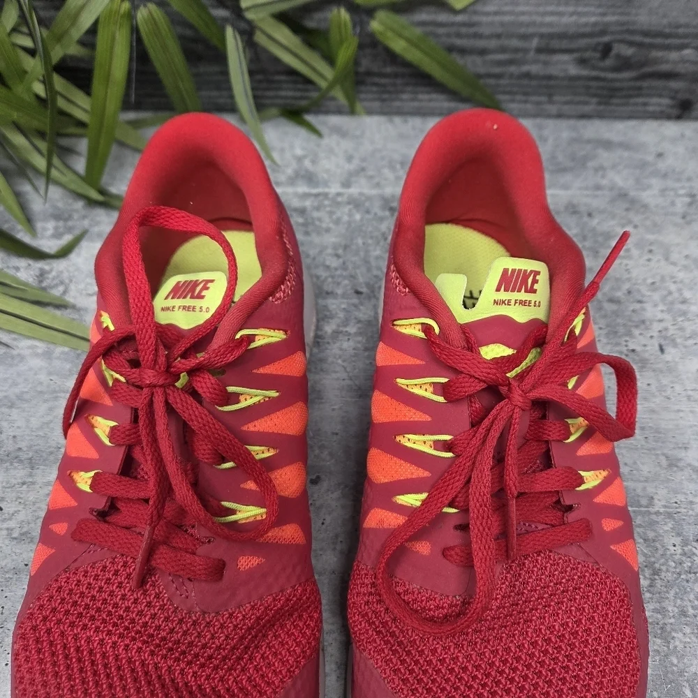 Nike Free 5.0 Red Yellow Orange Lightweight Mesh Upper Running Shoes Size 9.5